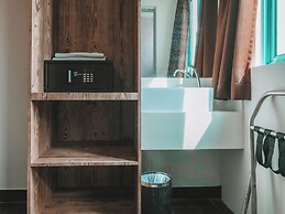 A Hotel Desker
