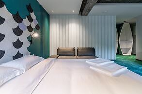 ESE  Hotel