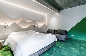 ESE  Hotel