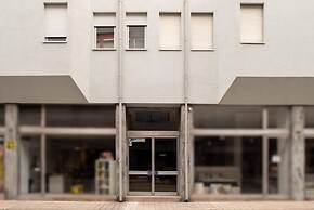 Alegria City Center With Elevator by Vacationy