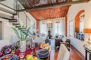 Casa Lucky a Modern Lucca Penthouse