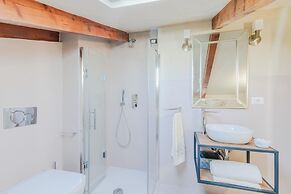 Casa Lucky a Modern Lucca Penthouse