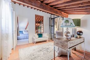 Casa Lucky a Modern Lucca Penthouse