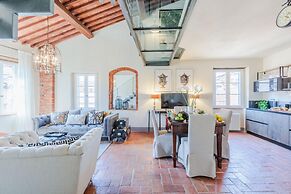 Casa Lucky a Modern Lucca Penthouse
