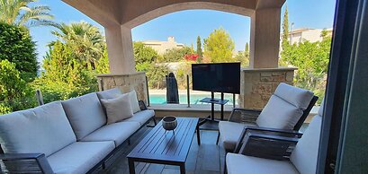 Phaedrus Living: Amorosa 13 Beachside Villa