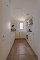 Vesta - Luxury APT II - 2BR - Golf