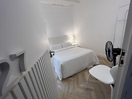 THE MO HOUSE GOTIC