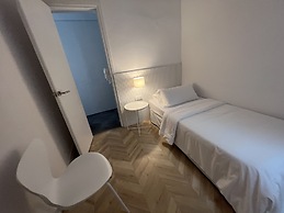 THE MO HOUSE GOTIC