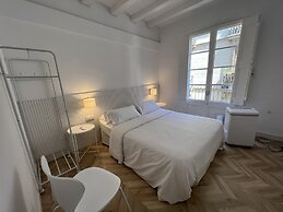 THE MO HOUSE GOTIC