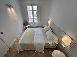 THE MO HOUSE GOTIC