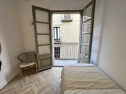 THE MO HOUSE GOTIC