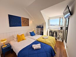 Naval Guest House & Bistrô