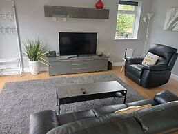 Beautiful and Secluded ,detached Garden Apartment