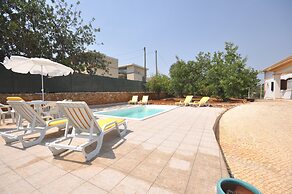 Large Country Villa With Private Pool, Vilamoura