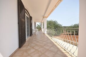 Large Country Villa With Private Pool, Vilamoura
