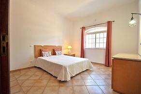 Large Country Villa With Private Pool, Vilamoura