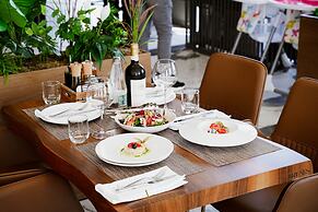 Adamas Resort & Hotel