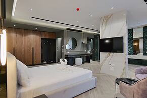Adamas Resort & Hotel