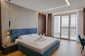 Adamas Resort & Hotel