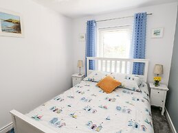 Clicketts Court
