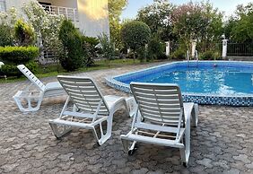 3 Bedroom Apartment With Pool
