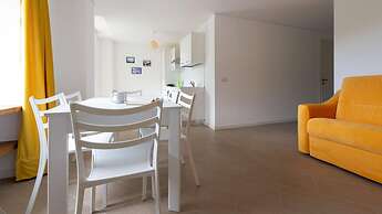 So-l563-tola35c2 - Villa Tola - Giallo
