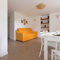 So-l563-tola35c2 - Villa Tola - Giallo