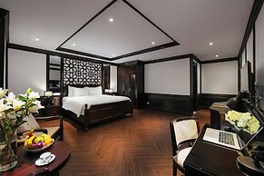 MAY DE VILLE Crown Hotel