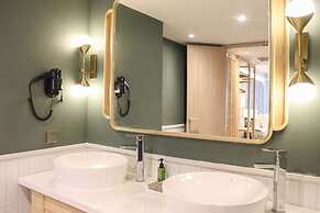 The Quarter Chaophraya by UHG