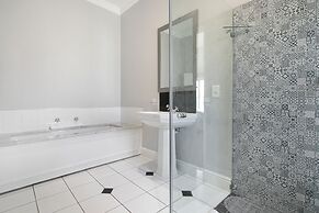 Winelands Golf Lodges 24