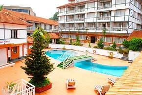 Mosa Court Apartments