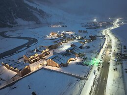 Snowland Resort & Spa - Riverfront