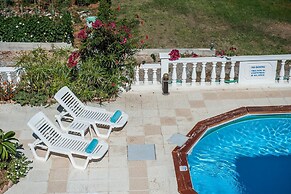 Rouladina Apt 5 in Stalos