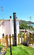 Stylish Home With Views, 4 min Walk to the Beach!!