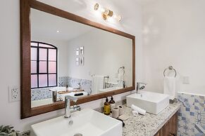 Luxury Apartments with Rooftop & Jacuzzi