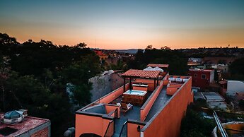 Luxury Apartments with Rooftop & Jacuzzi