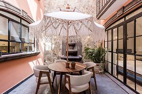 Luxury Apartments with Rooftop & Jacuzzi