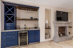 Luxury Apartments with Rooftop & Jacuzzi