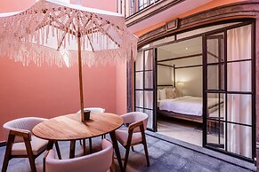 Luxury Apartments with Rooftop & Jacuzzi