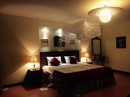 Puma Garden and Suites