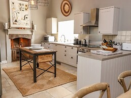 The Compton Cottage