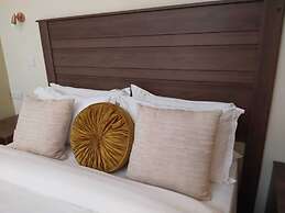 Etang Guest House