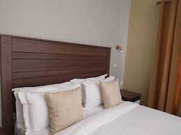 Etang Guest House