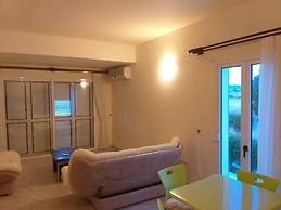 Captivating 1-bed House