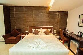 Royal Raj Hotel & Condominium