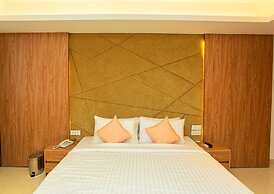 Royal Raj Hotel & Condominium
