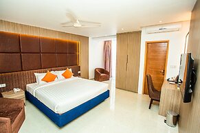 Royal Raj Hotel & Condominium