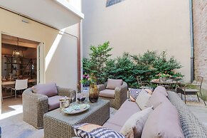 Vissi D Arte an Apartment With Garden