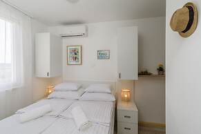 Villa White