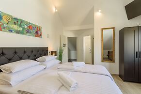 Villa White